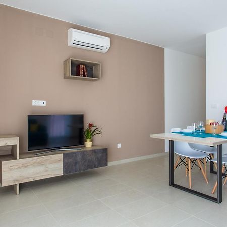 Apartments Viktorija Baska  Bagian luar foto