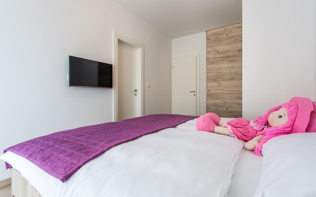 Apartments Viktorija Baska  Bagian luar foto