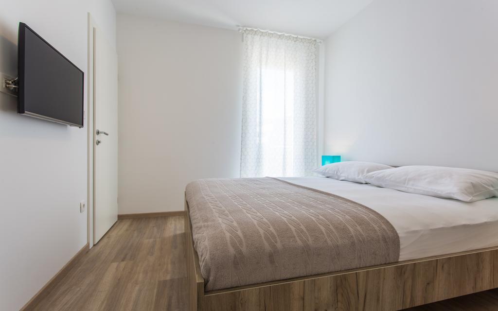 Apartments Viktorija Baska  Bagian luar foto